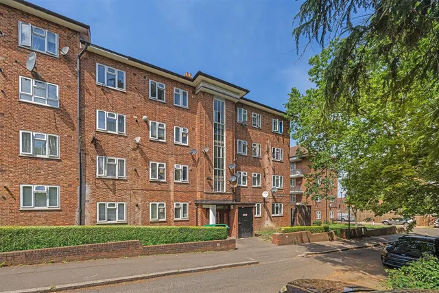 Cedar Tree Grove, London, SE27, photo 2