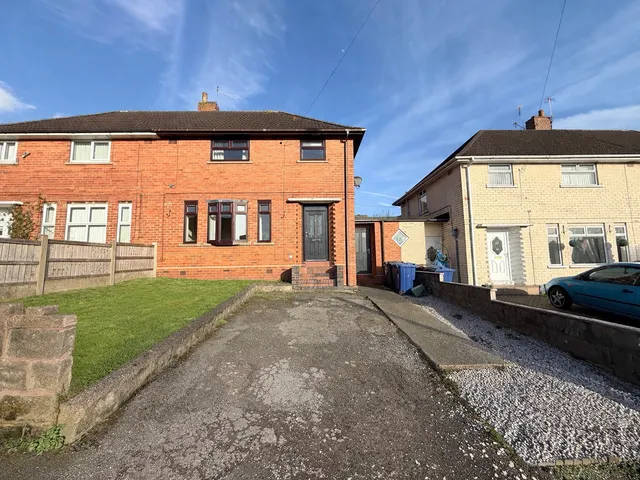Crown Bank Cresent, Talke Pits, ST7, photo 1