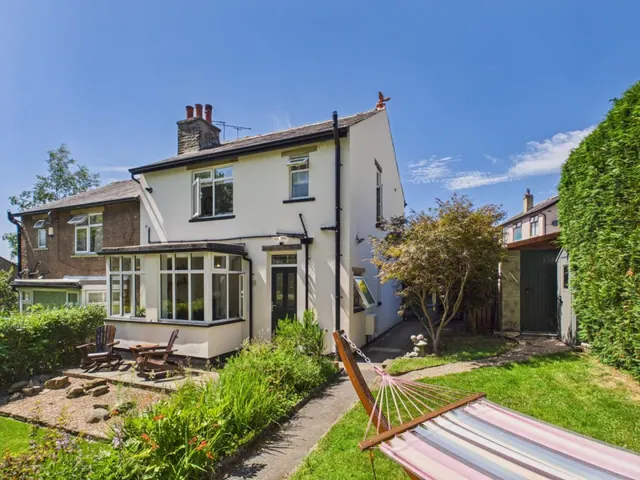 Daleside Road, Riddlesden, Keighley, photo 1