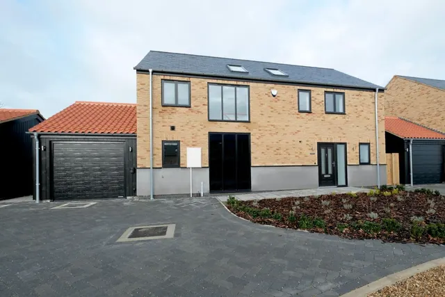 Manor Farm, Wennington, PE28, photo 1