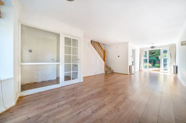Lower Edgeborough Road, Guildford, GU1, photo 3