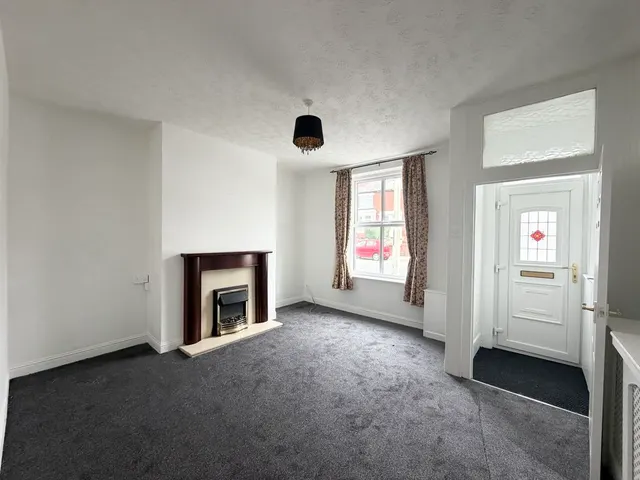 To LetChorley Road, Heath Charnock, photo 3