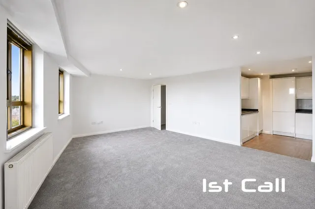 Hamlet Court Road, Westcliff-On-Sea, photo 3