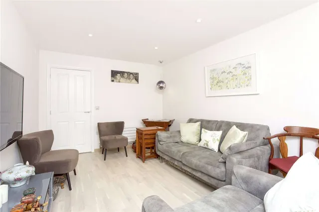 Photo 2 — Trevelyan Court, Windsor, Berkshire, SL4 3SE