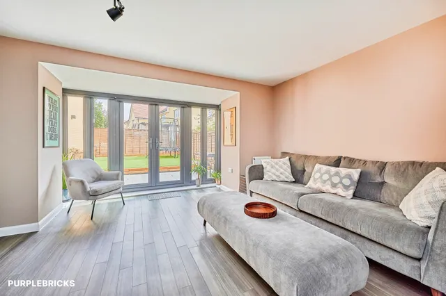 Aspen Way, Harlow, CM17, photo 1