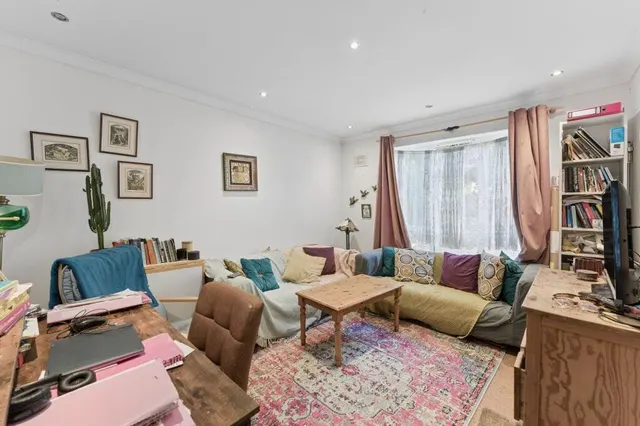 Upper Tulse Hill, London, SW2, photo 1