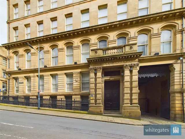 East Parade, Bradford, BD1, photo 1