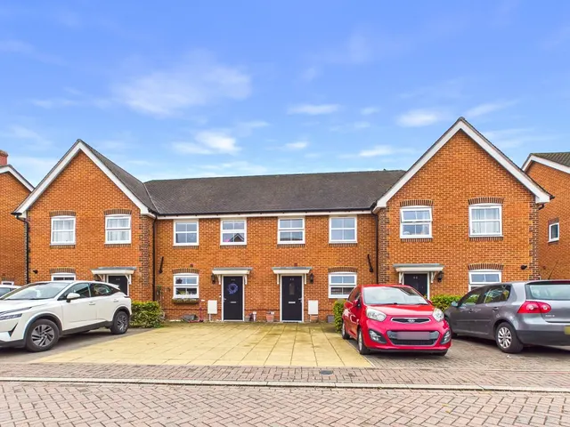 Farm Drive, Petersfield, GU31, photo 1