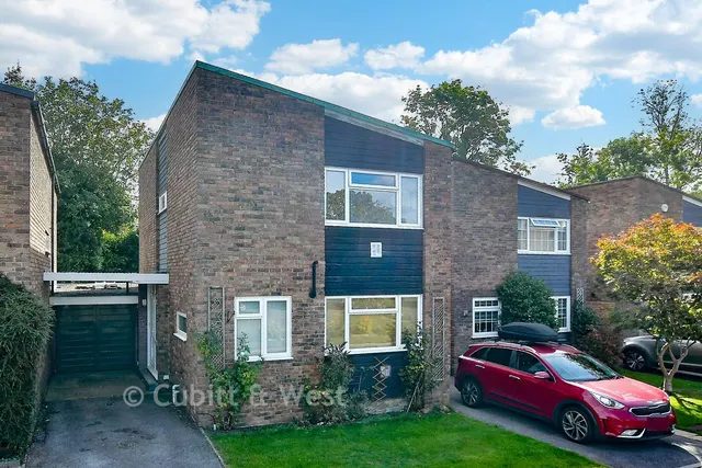 Taylors Crescent, Cranleigh, GU6, photo 1