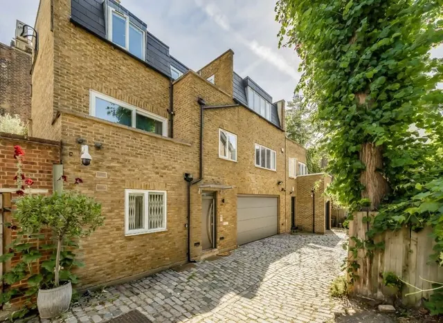 Cobham Mews, Camden, NW1, photo 1