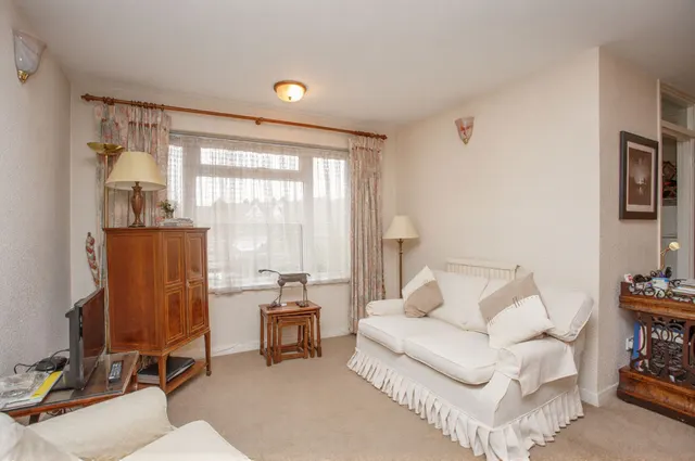 Wyke Road, Raynes Park, SW20, photo 3
