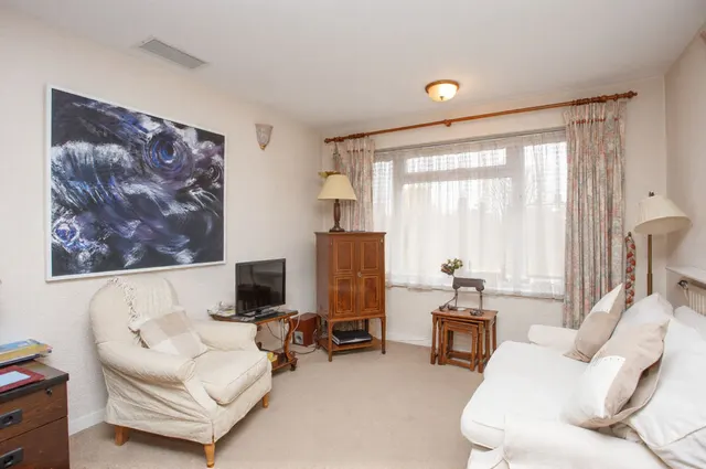 Wyke Road, Raynes Park, SW20, photo 2