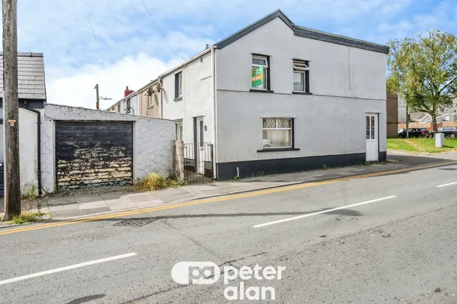 Tabor Place, Maesteg, CF34, photo 1