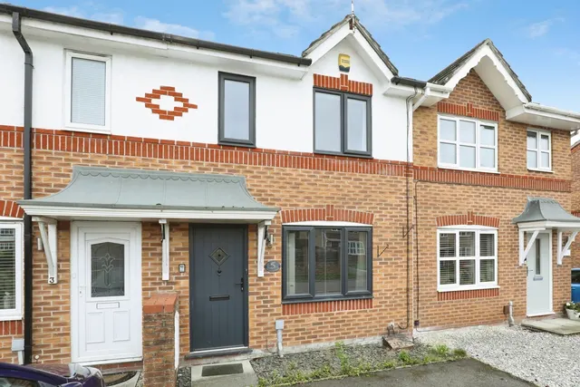 Broomfield Close, Winsford, CW7, photo 1