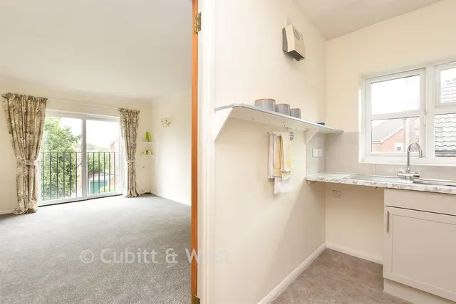 Victoria Road, Horley, RH6, photo 2