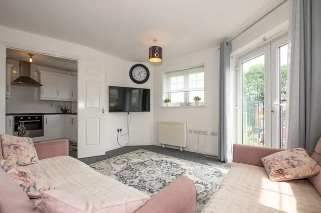 Photo 3 — Larch Gardens, Manchester, Cheetham Hill, M8