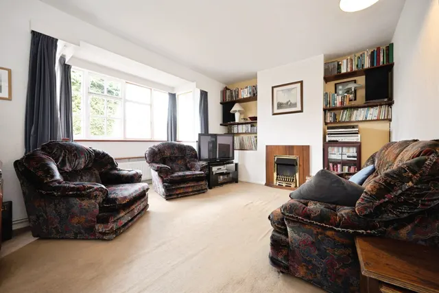 Photo 3 — Carrington Crescent, Wendover, Aylesbury