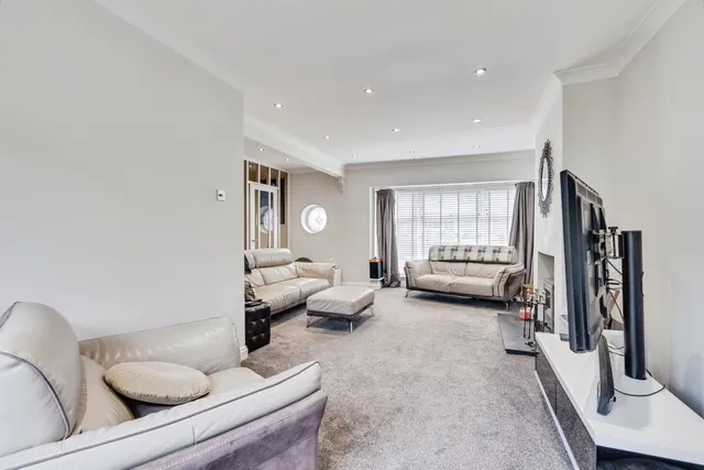 Malvern Avenue, Atherton, M46, photo 3