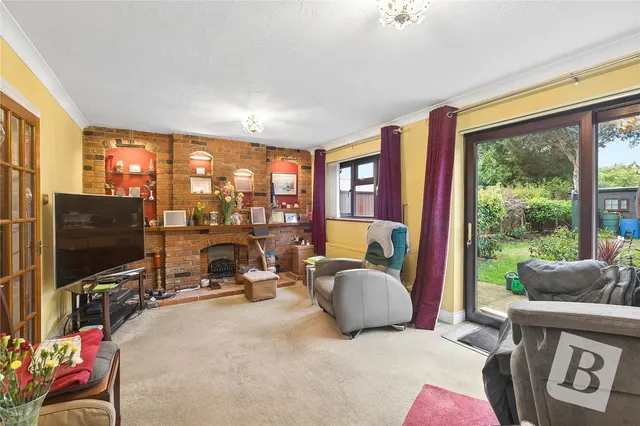 Photo 3 — Swan Lane, Wickford, Essex, SS11