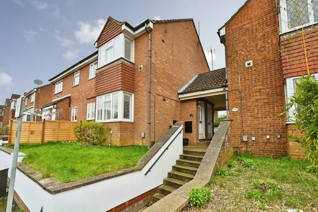 Mount Pleasant Road, Luton, Bedfordshire, LU3, photo 1