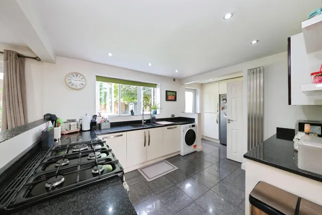 Diamond Avenue, Mansfield, NG21, photo 2