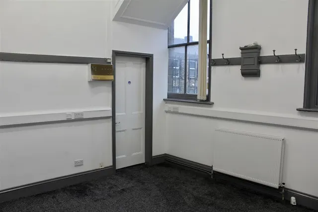 Blakeridge Lane, Batley, WF17, photo 3