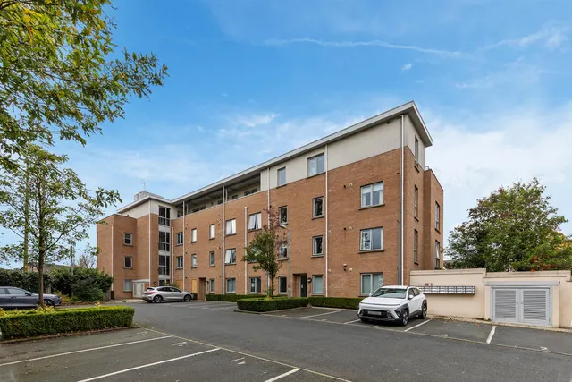 Mayfield Square, Blacks Road, BT10, photo 1