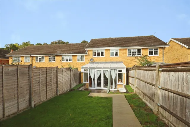 Hunters Way, Uckfield, TN22, photo 2