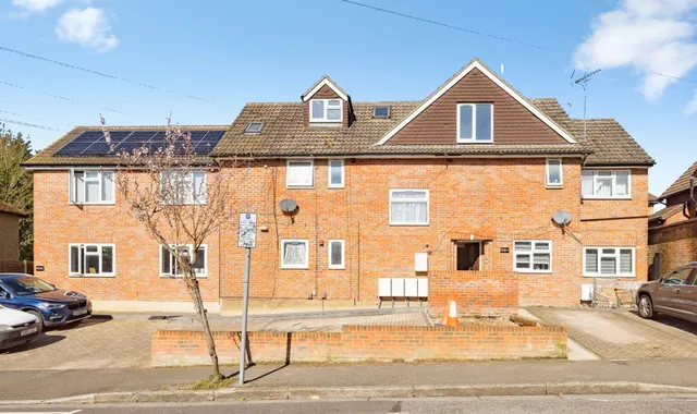 Mildred Avenue, Watford, photo 1