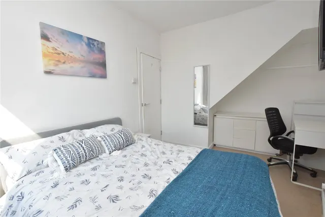 Thornville Grove, Leeds, LS6, photo 3