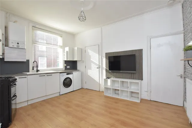 Thornville Grove, Leeds, LS6, photo 2