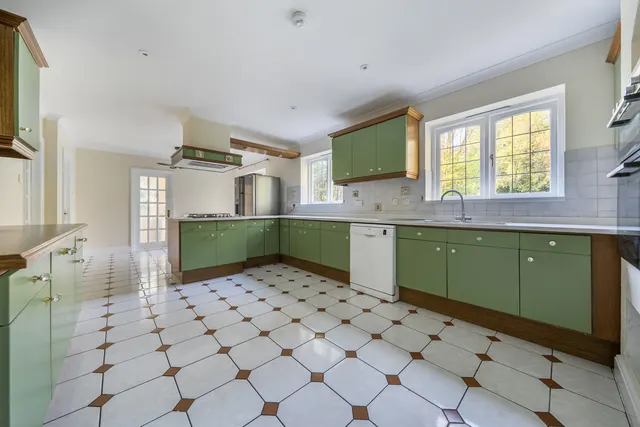 South Park Drive, Gerrards Cross, SL9, photo 2