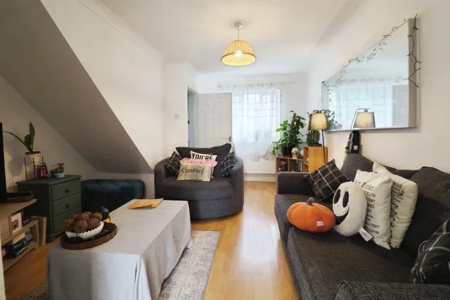 Aston Place, Cardiff, CF3, photo 3