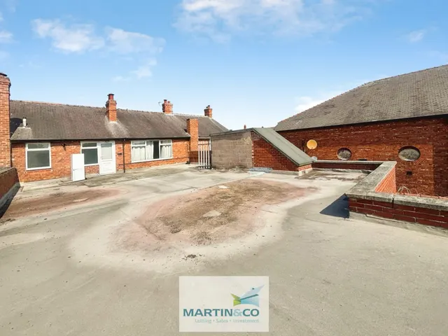 Doncaster Road, Langold, photo 1