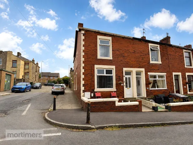 Duke Street, Clayton Le Moors, BB5, photo 1