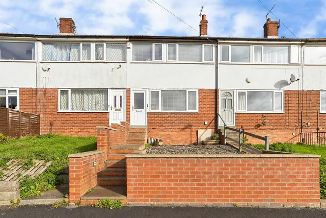 Hough End Avenue, Leeds, LS13, photo 1