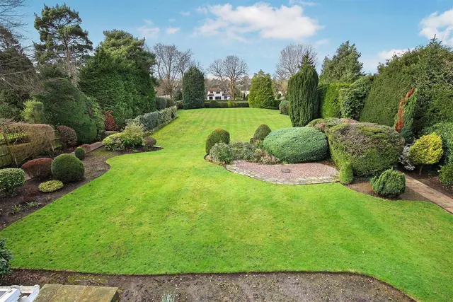 Shirley Avenue, South Cheam, SM2, photo 2