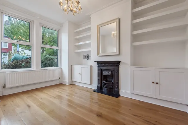 Clifton Park Avenue, London, SW20, photo 2