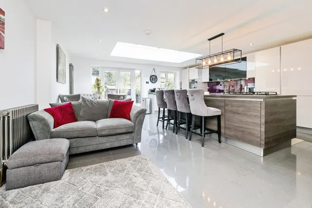 Ingrave Road, Brentwood, Essex, CM13, photo 1