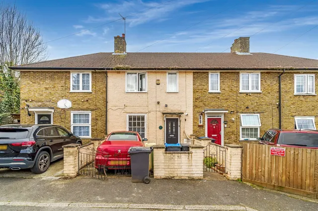 Montacute Road, Morden, photo 1
