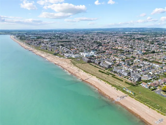 Rustington, Littlehampton, BN16, photo 3
