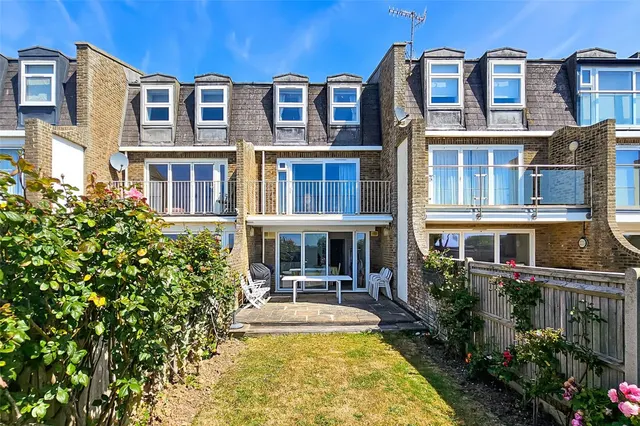 Rustington, Littlehampton, BN16, photo 1