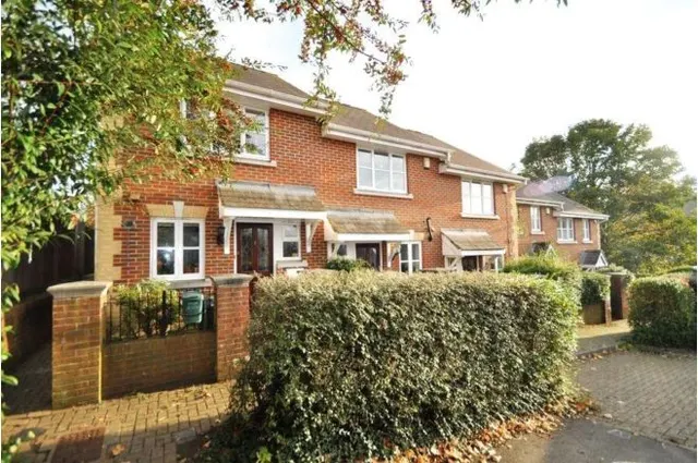 St. Bartholomews Court, Guildford, GU1, photo 1