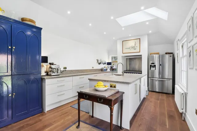 Windsor Street, Chertsey, KT16, photo 2