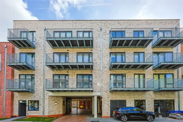 Warwick Road, Ealing, W5, photo 1
