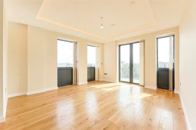 Warwick Road, Ealing, W5, photo 2
