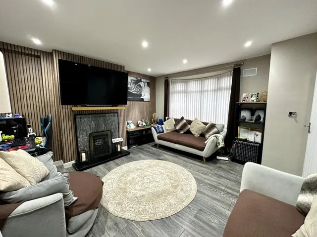 Victoria Avenue, Bloxwich, WS3, photo 2
