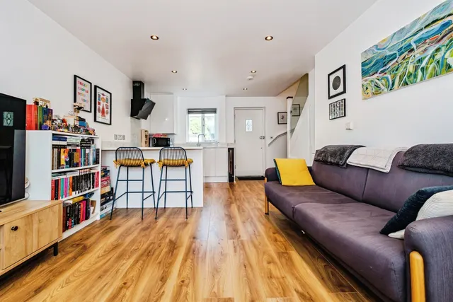 Augusta Place, Worthing, BN11, photo 2