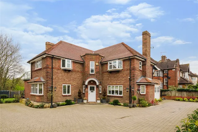 Sunset View, High Barnet, Hertfordshire, EN5 4LB, photo 1