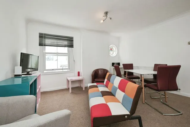 Photo 3 — Selden Lane, Worthing, West Sussex, BN11